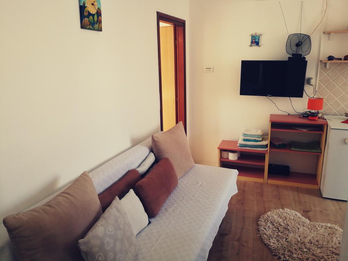 Ani Apartment